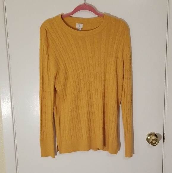 Sweater - Picture 1 of 2